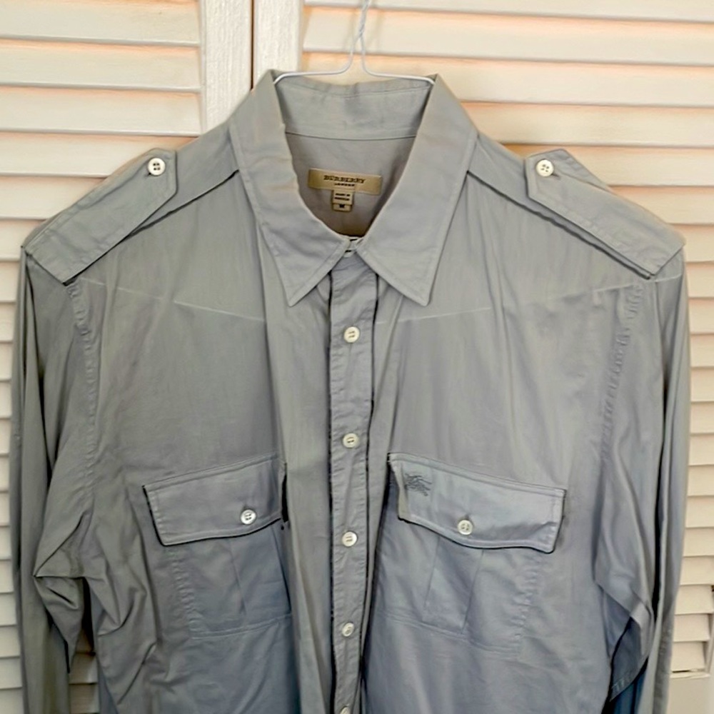 Burberry form fitting aviation style shirt